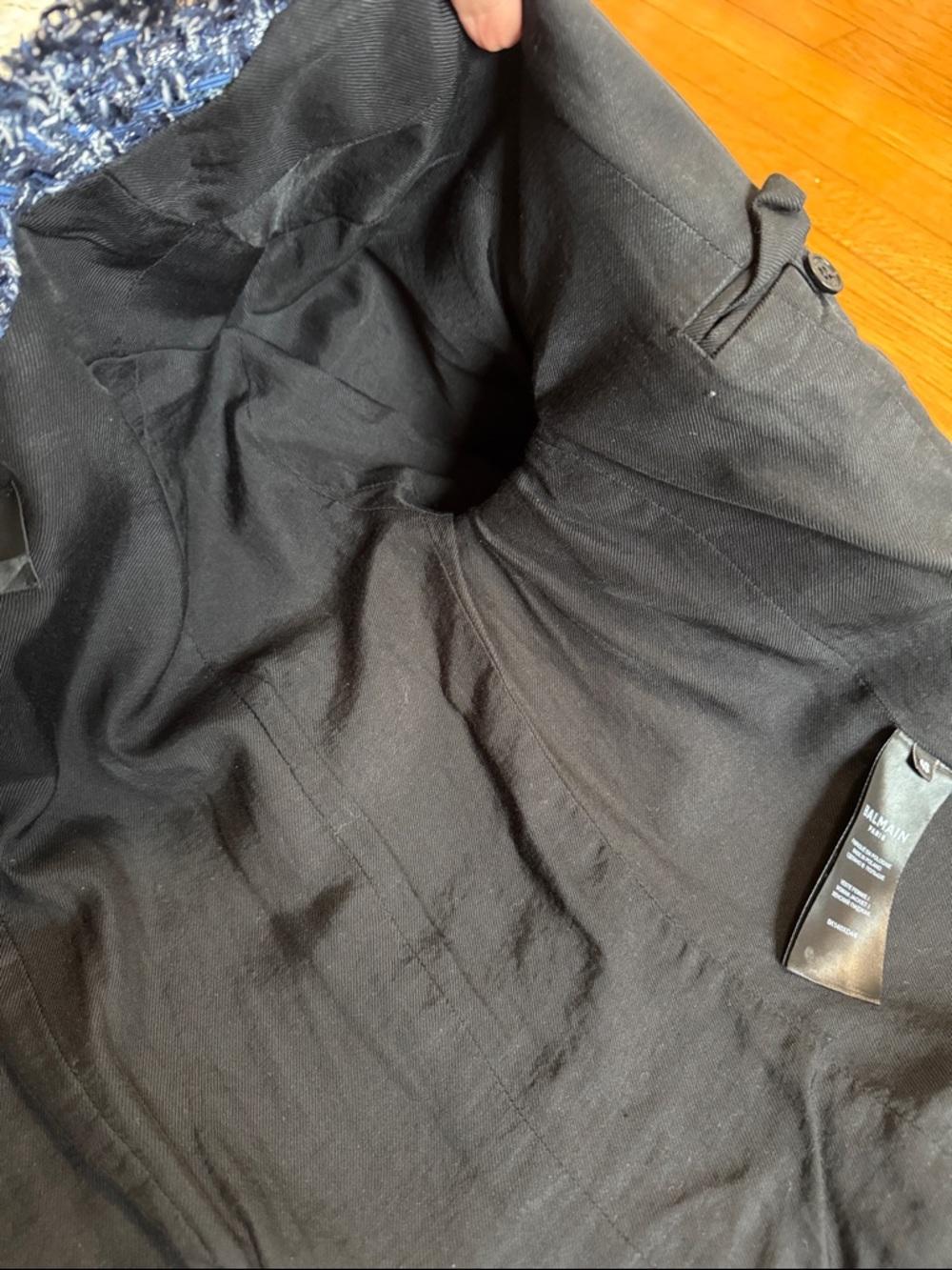 Balmain Dark Navy Bouclé Tweed Jacket with Gold Buttons - Picture 7 of 8